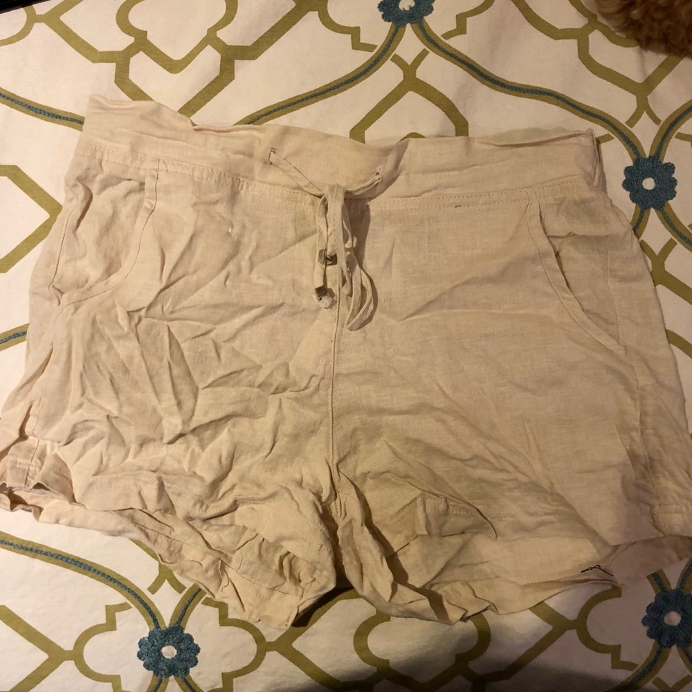 Lucy & Laurel Khaki Flowy Shorts
